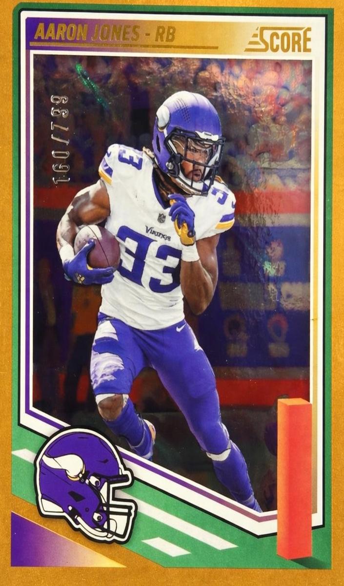 2025 Panini Score Football Gold Aaron Jones #11