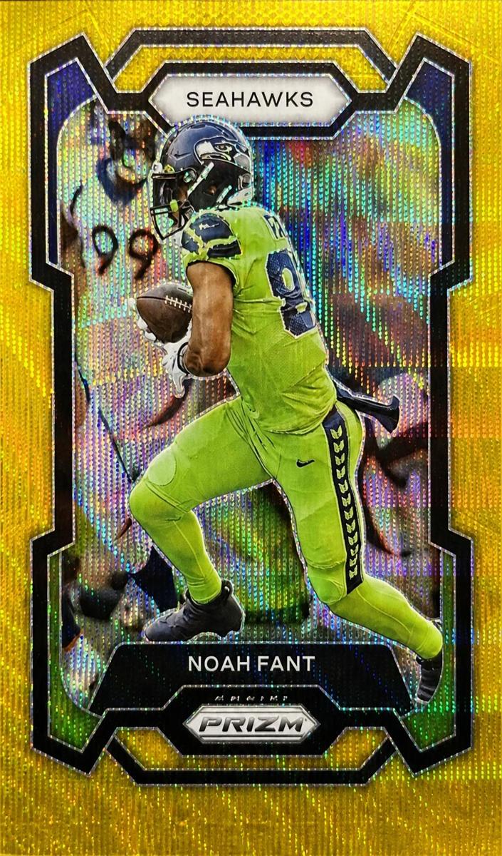 2023 Panini Prizm Football Gold Wave Noah Fant #262