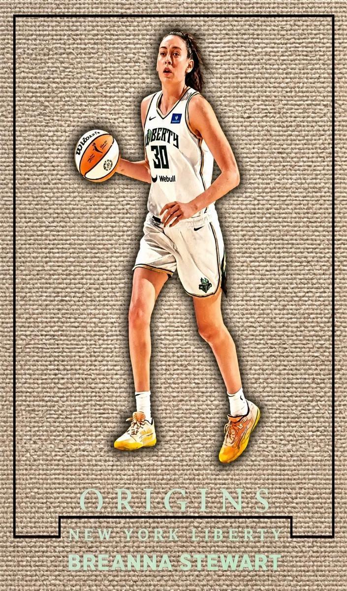 2024 Panini Origins WNBA Basketball Breanna Stewart #10 PSA 8