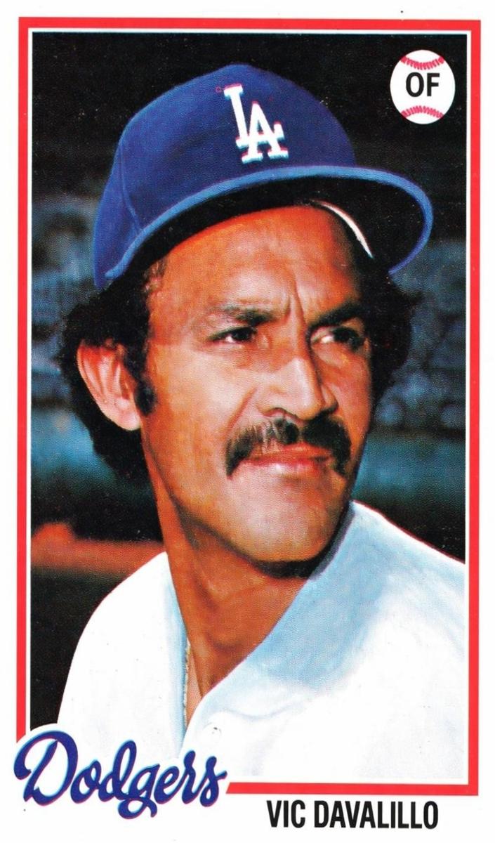 1978 Topps Baseball Vic Davalillo #539 PSA 9