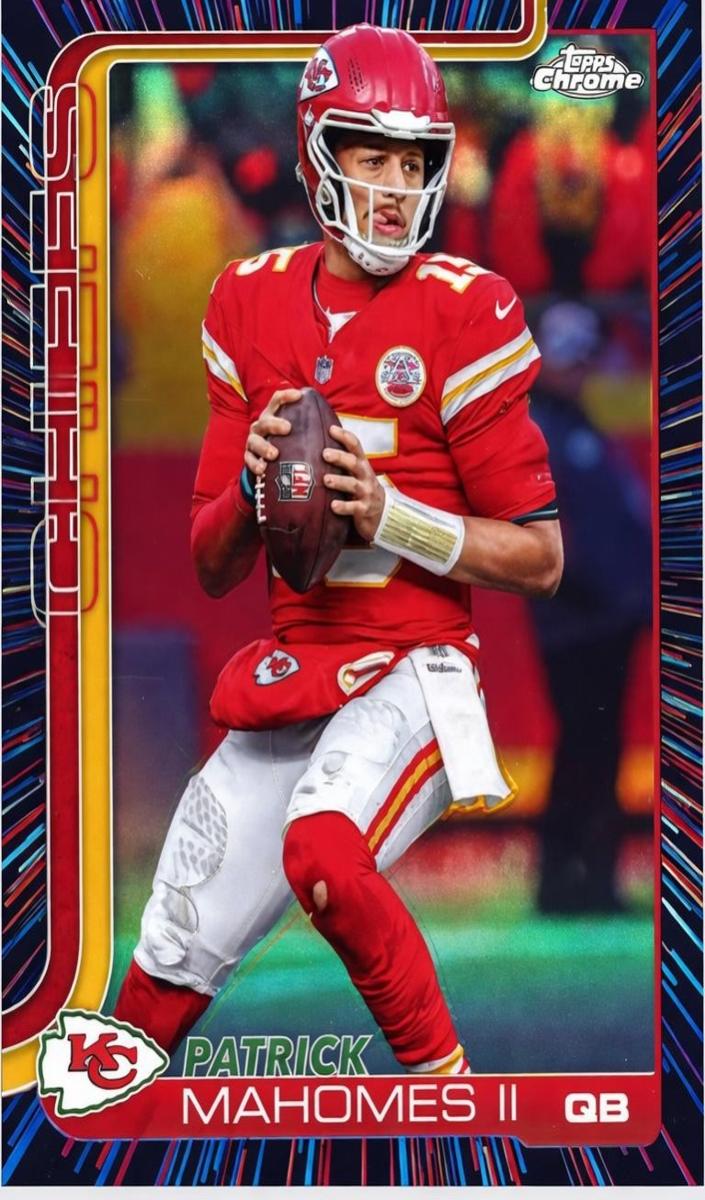2025 Topps Chrome Football Neon Pulse Refractor Patrick Mahomes II #148