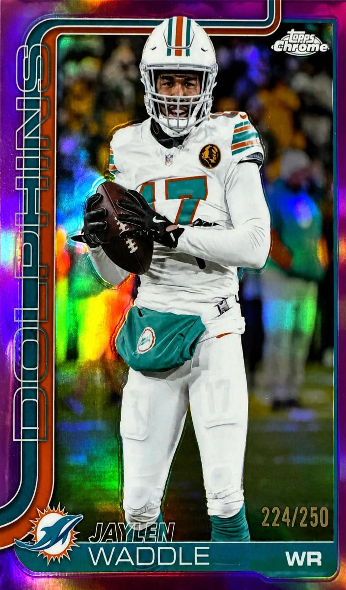 2025 Topps Chrome Football Pink Refractor Jaylen Waddle #186