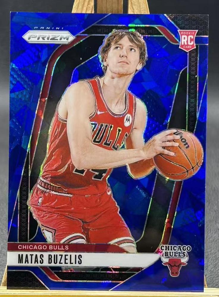 2024 Panini Prizm Basketball Blue Ice Matas Buzelis #252