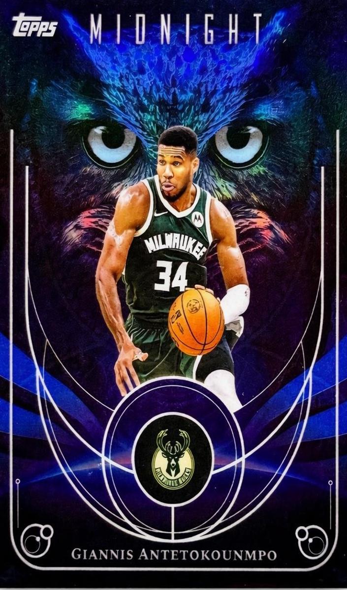 2025 Topps Midnight Basketball Giannis Antetokounmpo #NO-13 PSA 4
