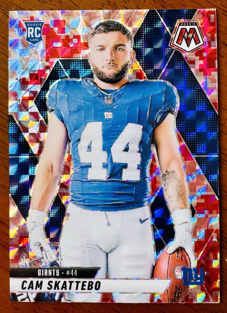 2025 Panini Mosaic Football Camo Red Cam Skattebo #271 PSA 10