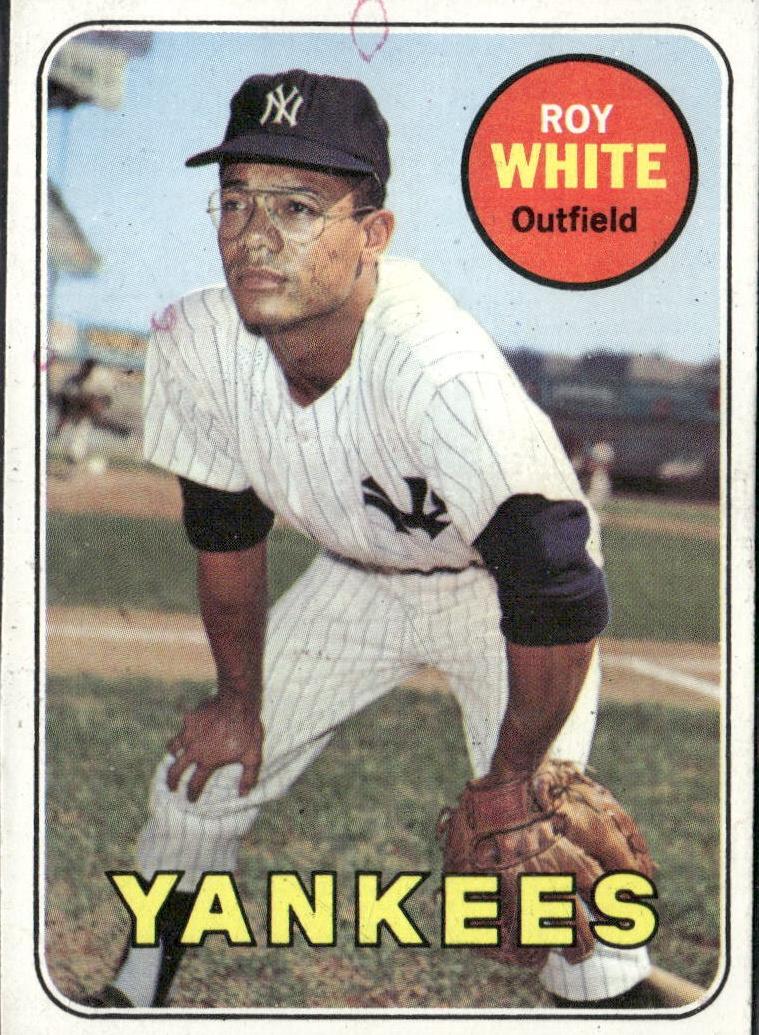 1969 Topps Baseball Roy White #25 PSA 8