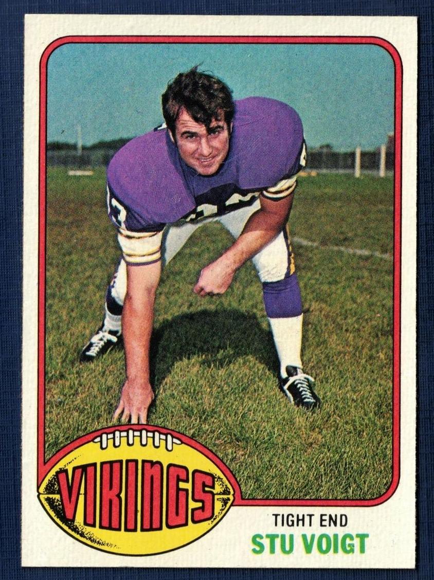 1976 Topps Football Stu Voigt #359 PSA 10