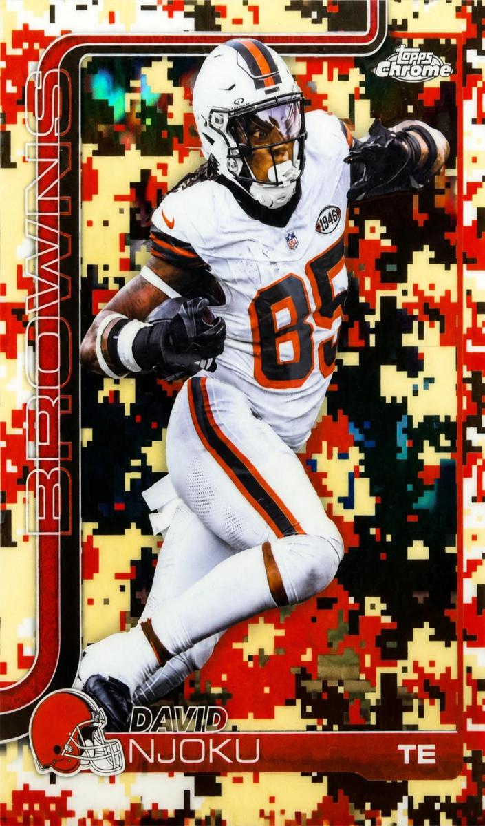 2025 Topps Chrome Football Team Camo Variation David Njoku #69