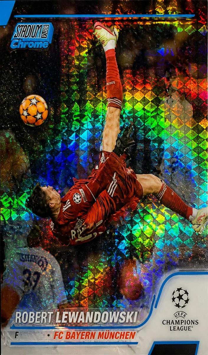 2021 Topps Stadium Club Chrome UEFA Champions League Soccer Blue Prism Robert Lewandowski #9