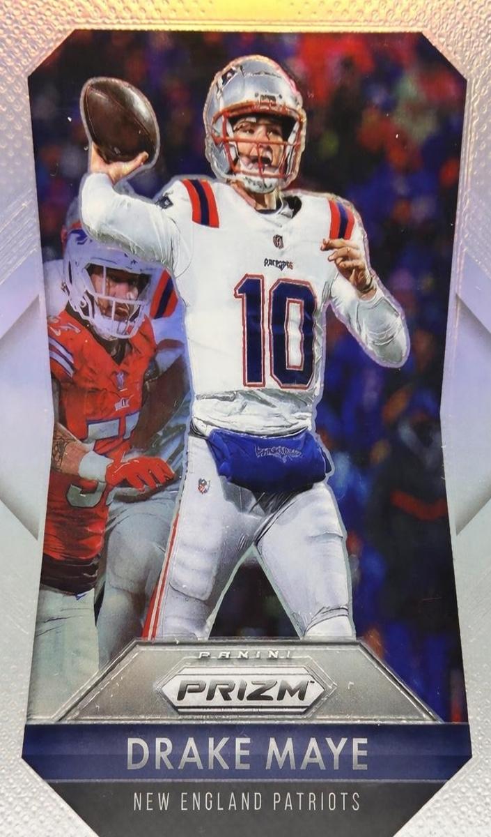 2025 Panini Prizm Football Silver Drake Maye #8 PSA 9