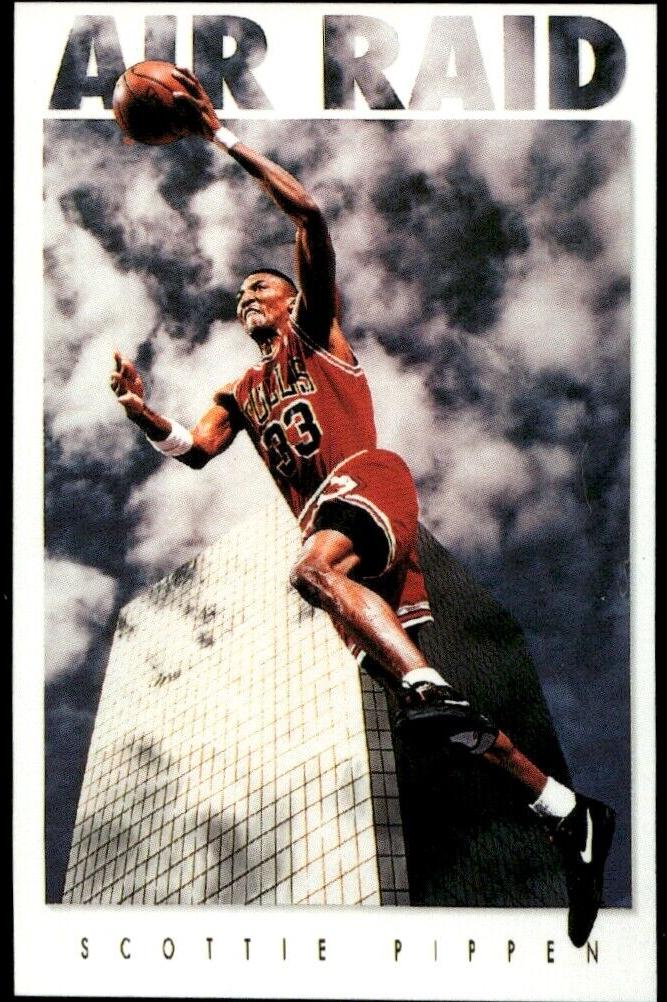 1993 Skybox Premium Basketball Scottie Pippen #321 PSA 9