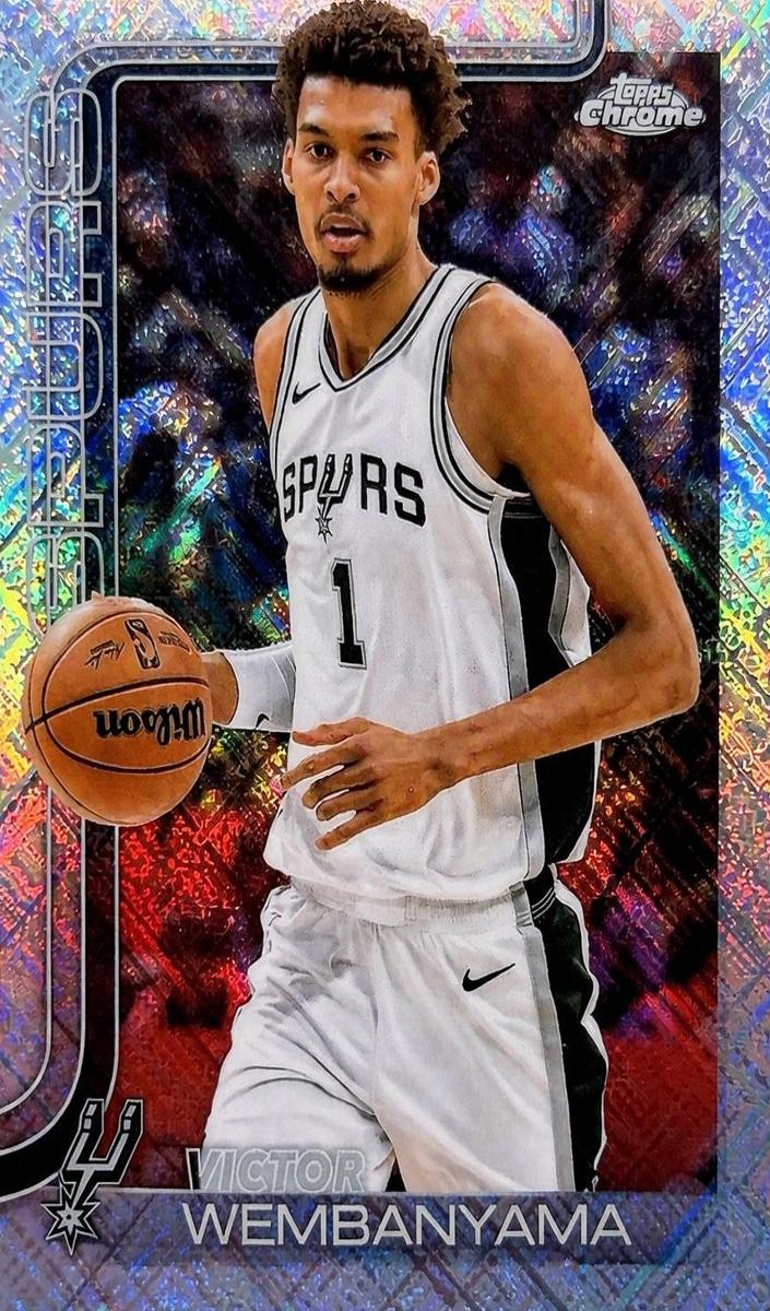 2025 Topps Chrome Basketball Skylight Victor Wembanyama #221
