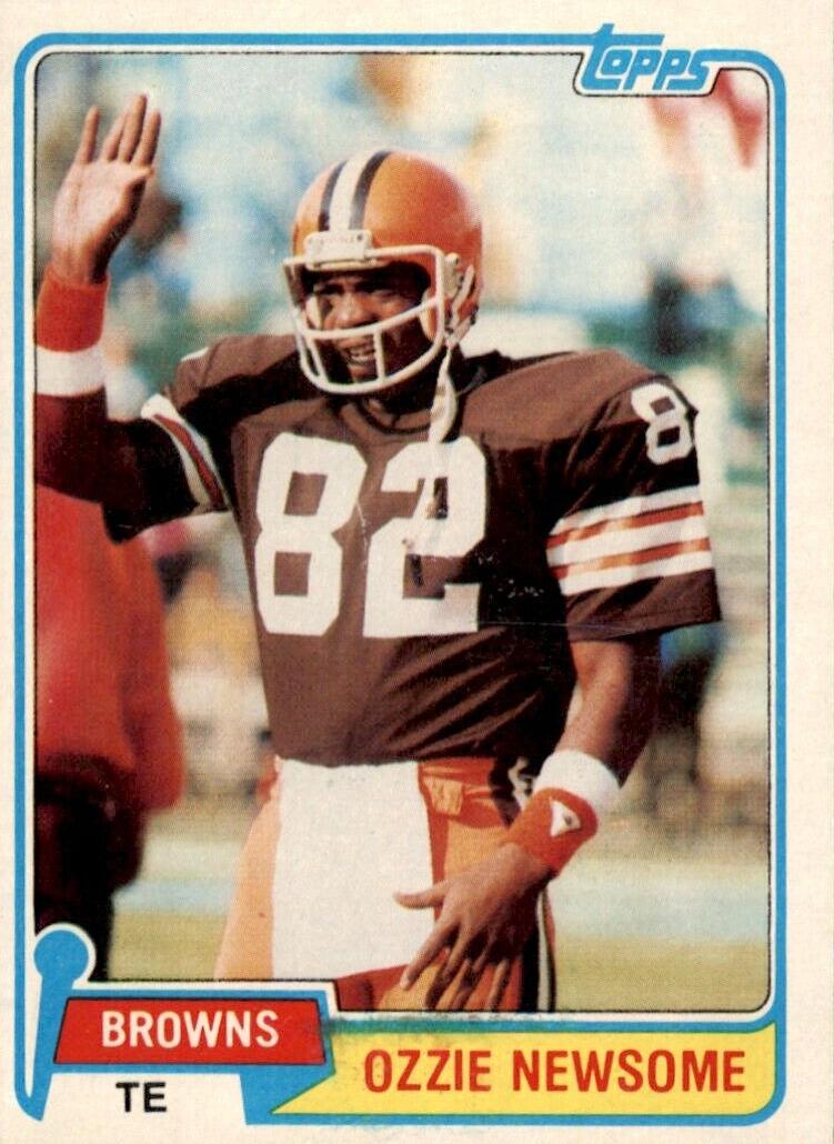1981 Topps Football Ozzie Newsome #435 PSA 9