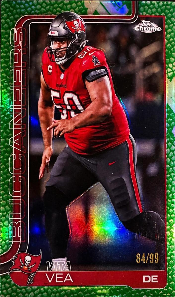 2025 Topps Chrome Football Football Leather Green Refractor Vita Vea #286
