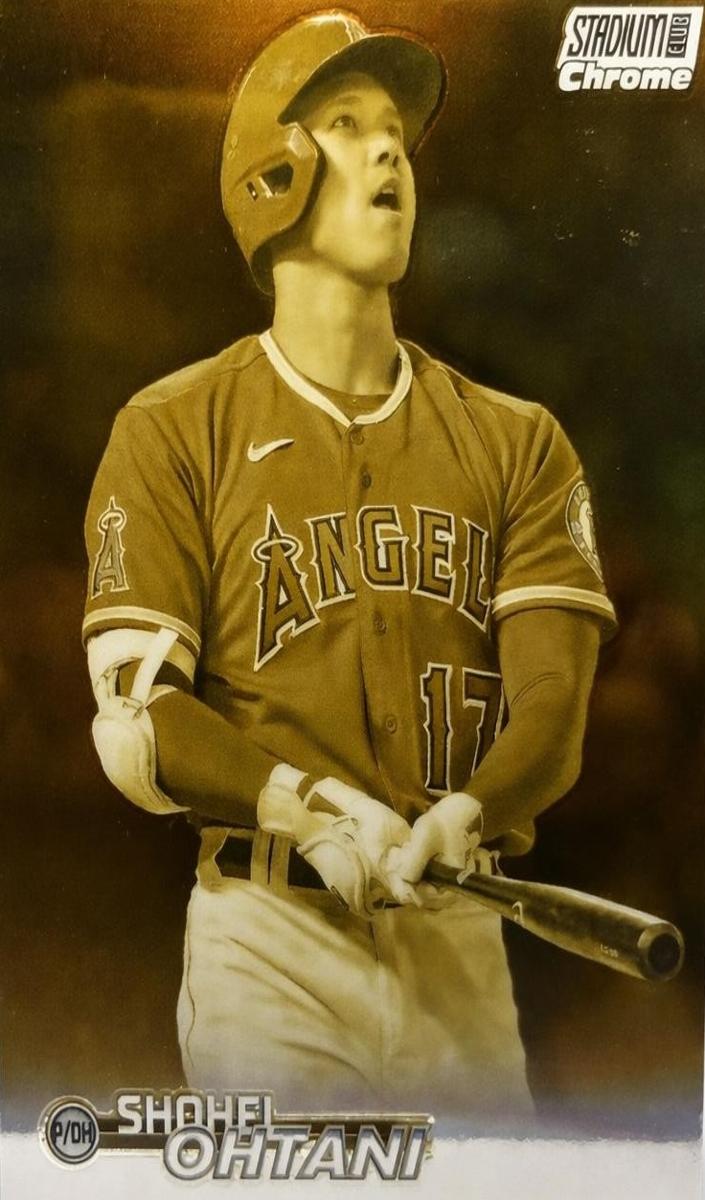2023 Topps Stadium Club Baseball Gold Minted Refractor Shohei Ohtani #136