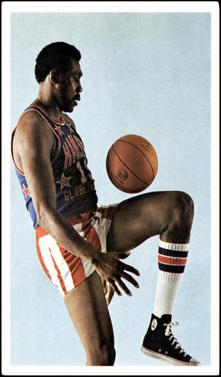 1971 Fleer Harlem Globetrotters Basketball Mel Davis #38 PSA 8