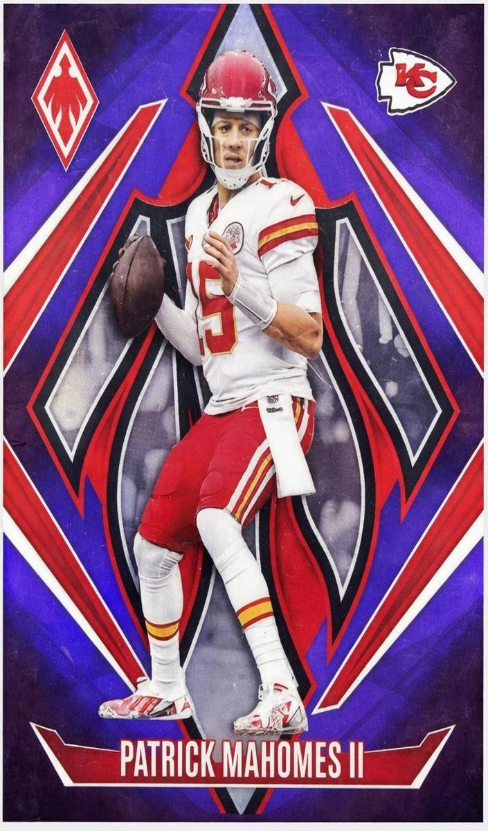 2024 Panini Phoenix Football Purple Fade Patrick Mahomes II #116 PSA 8