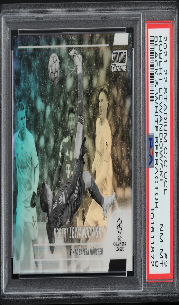 2021 Topps Stadium Club Chrome UEFA Champions League Soccer Refractor Robert Lewandowski #9