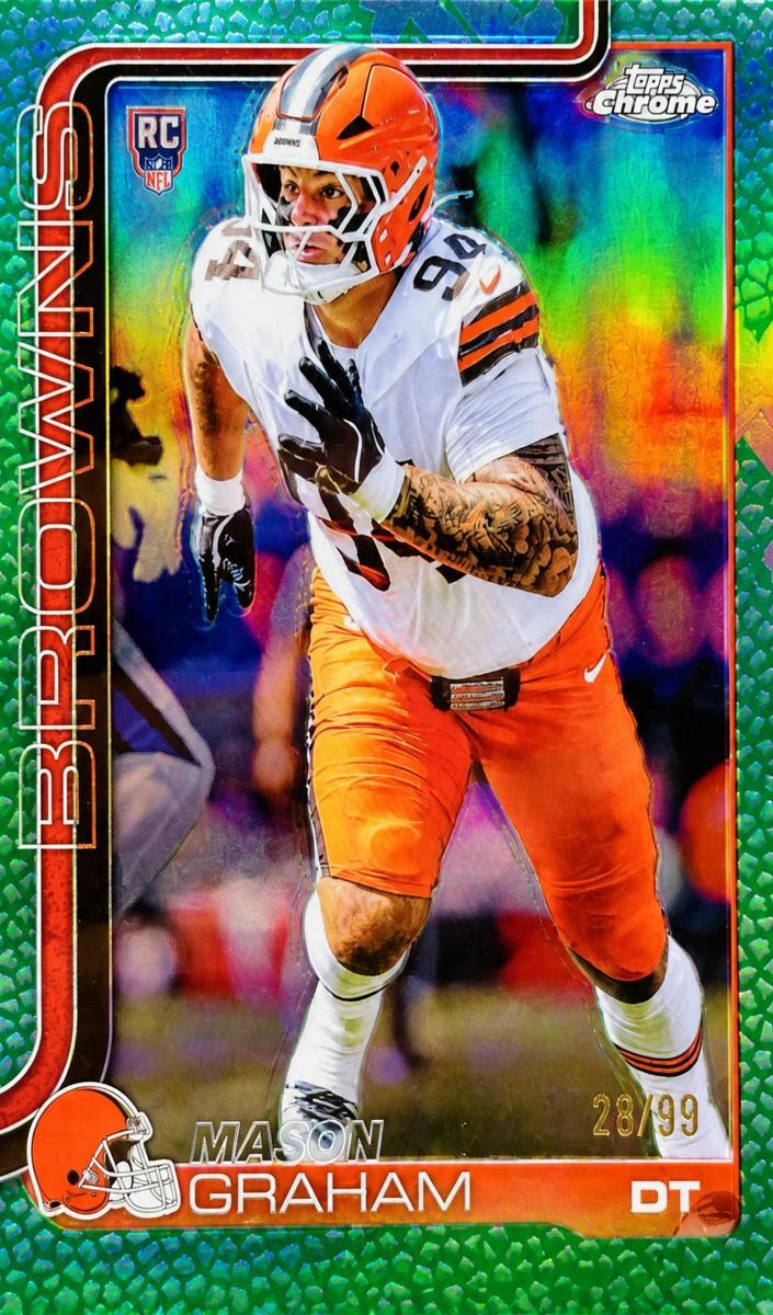 2025 Topps Chrome Football Football Leather Green Refractor Mason Graham #302