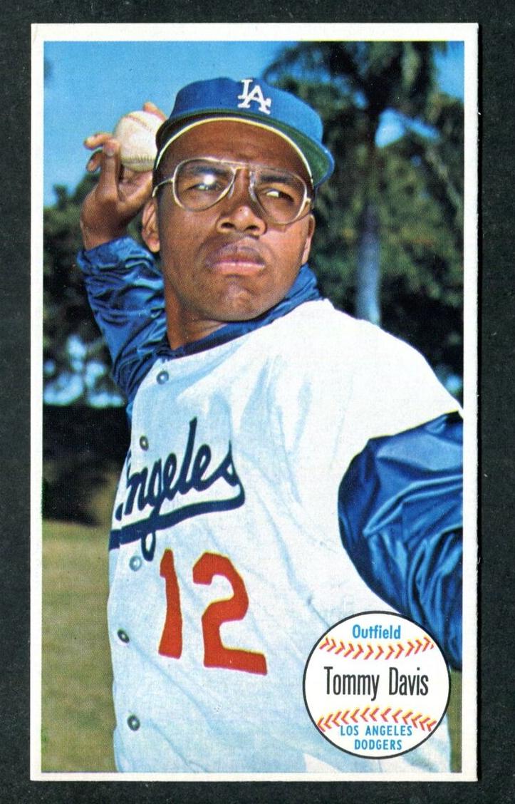 1964 Topps Giants Baseball Tommy Davis #43 PSA 9