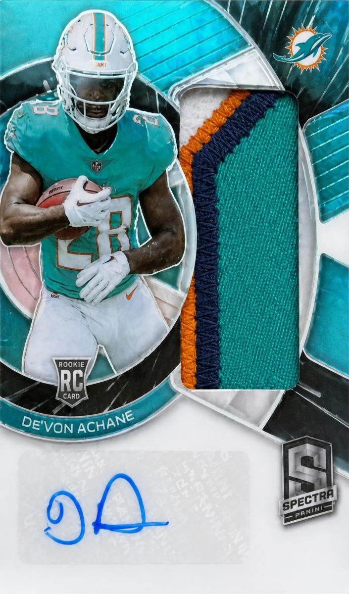 2023 Panini Spectra Football Hyper De'Von Achane #RAD-DAC PSA 9