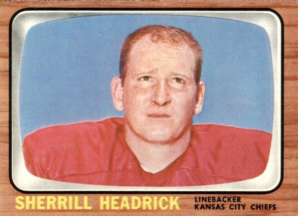 1966 Topps Football Sherrill Headrick #69 PSA 8