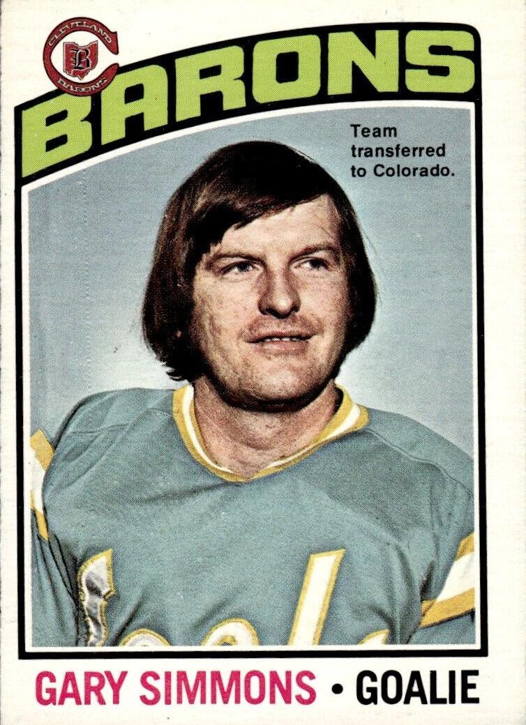 1976 O-Pee-Chee Hockey Gary Simmons #176 PSA 8