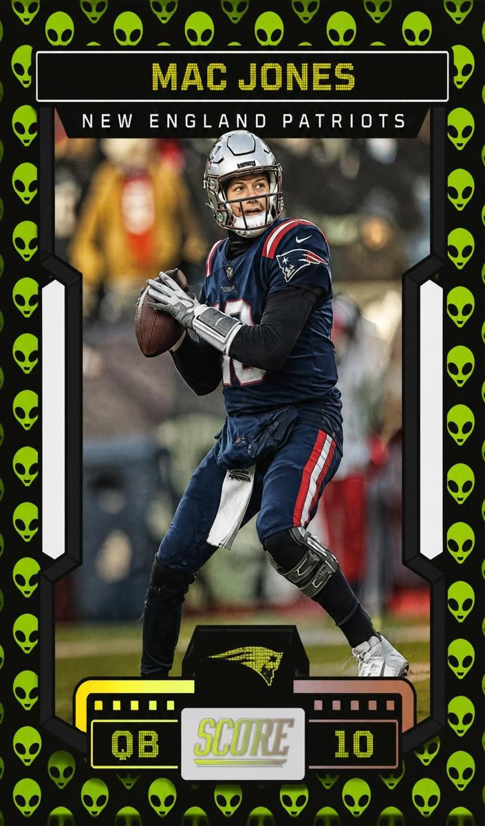 2023 Panini Score Football Extraterrestrial Mac Jones #280