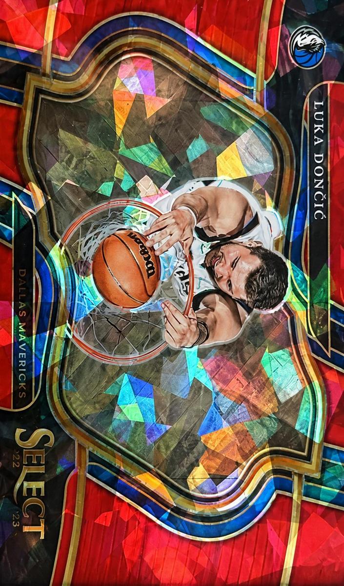 2022 Panini Select Basketball Red Cracked Ice Luka Doncic #251 PSA 10