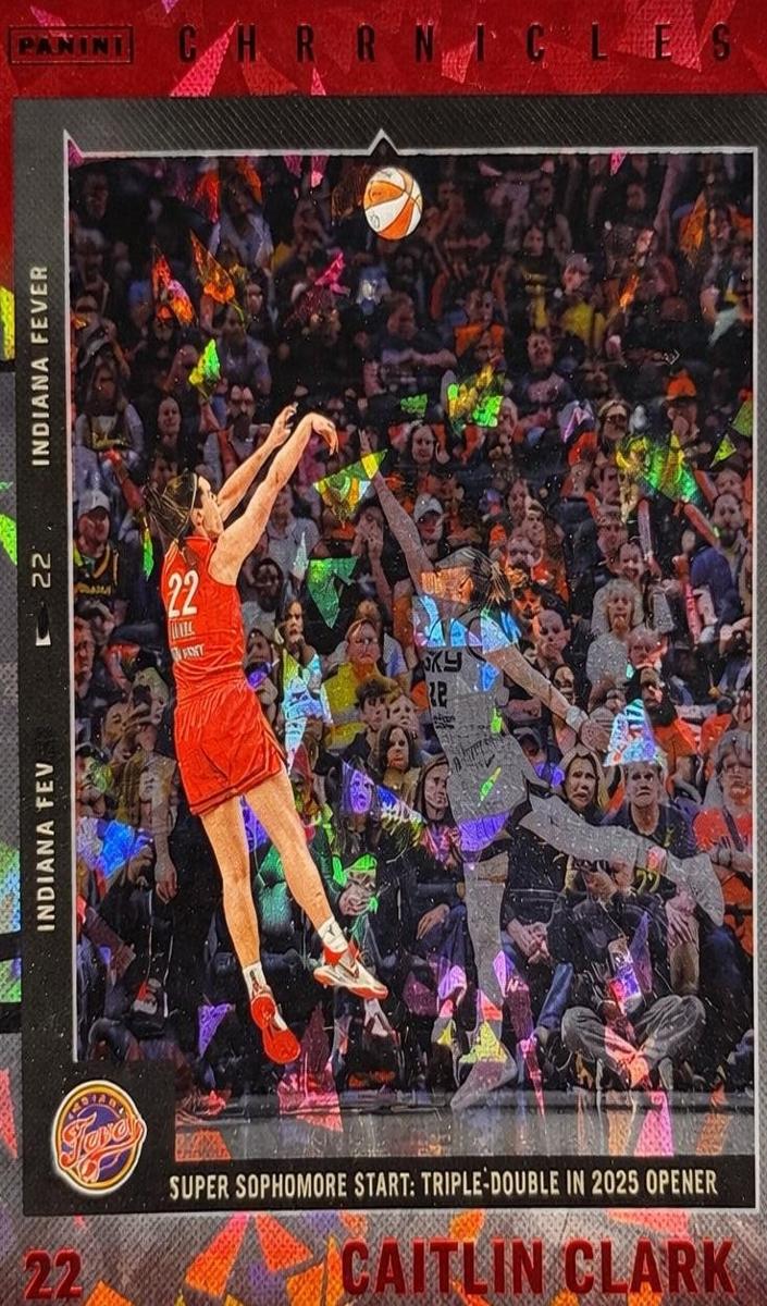 2025 Panini Caitlin Clark Chronicled Basketball Red Cracked Ice Caitlin Clark #20