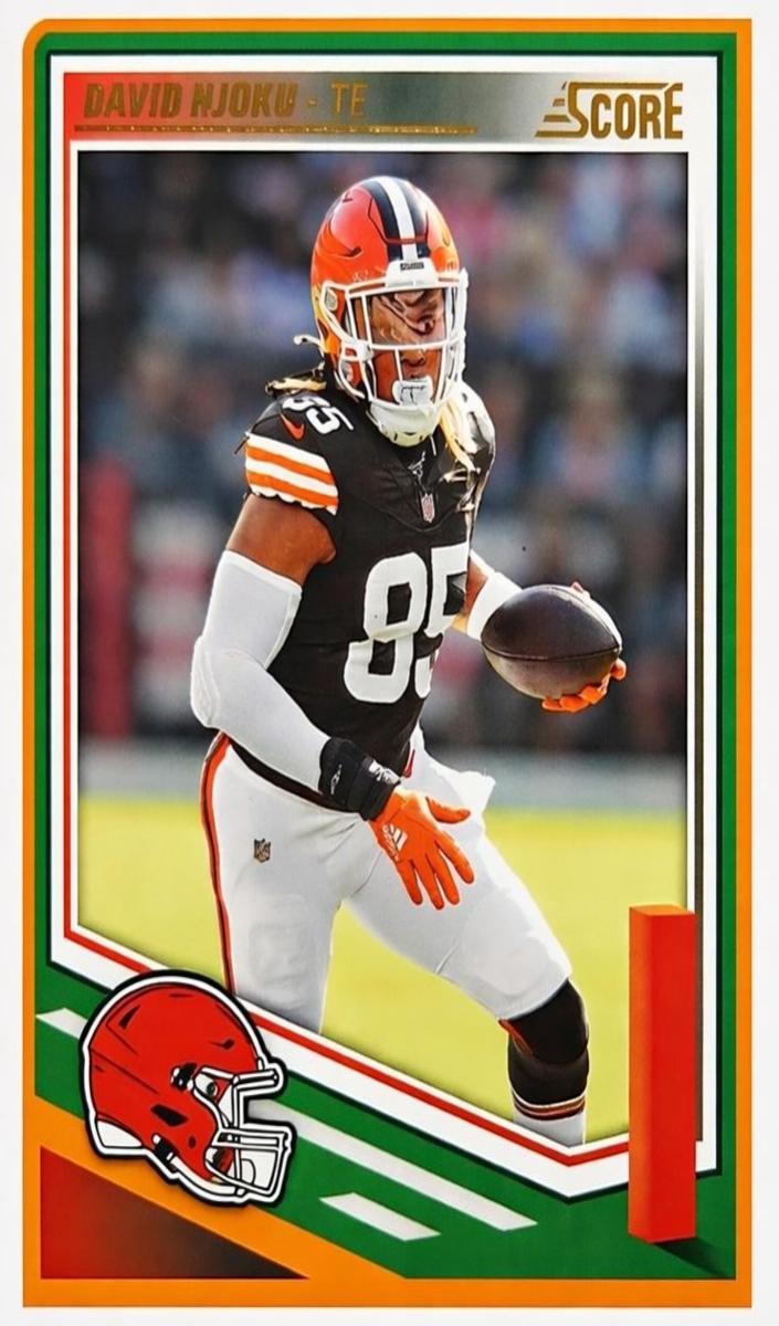 2025 Panini Score Football Orange David Njoku #113