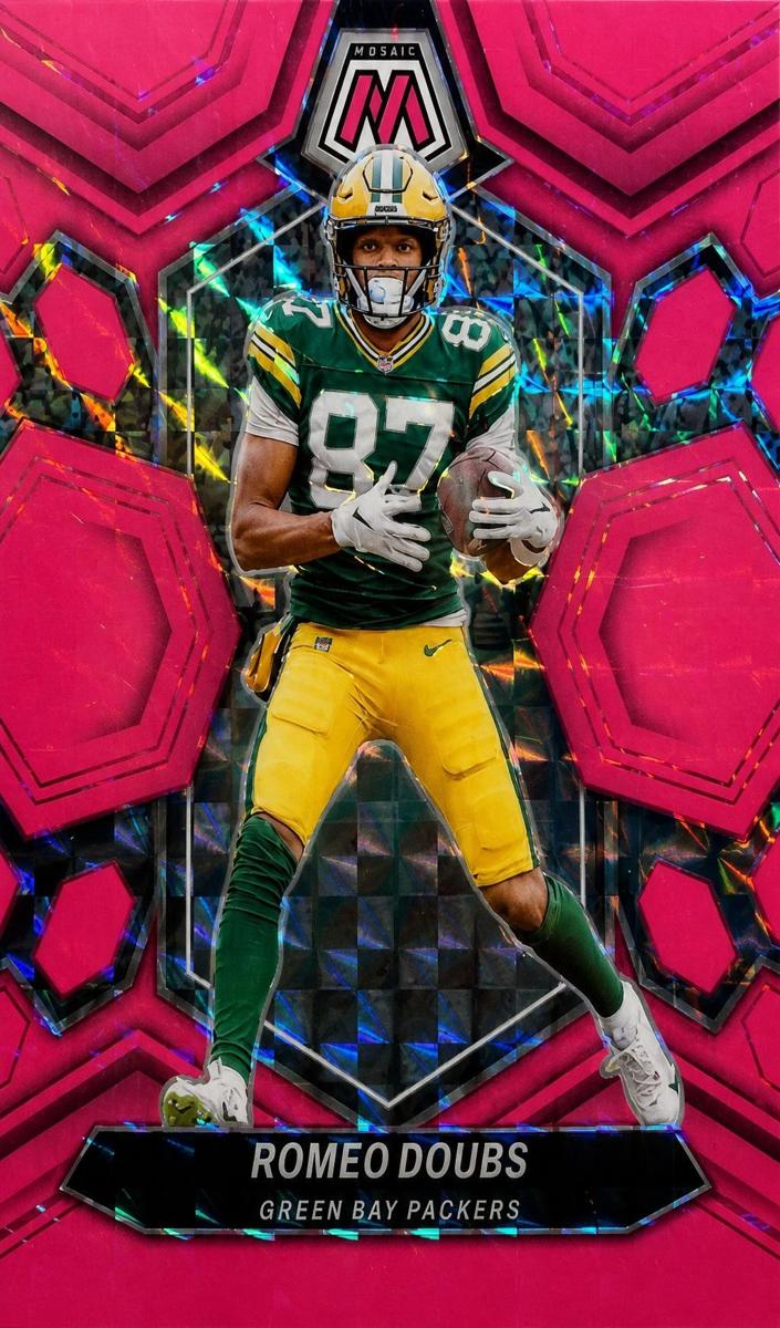 2024 Panini Mosaic Football Pink Fluorescent Romeo Doubs #82