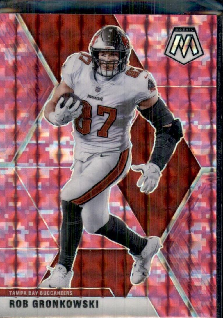 2020 Panini Mosaic Football Pink Camo Rob Gronkowski #136