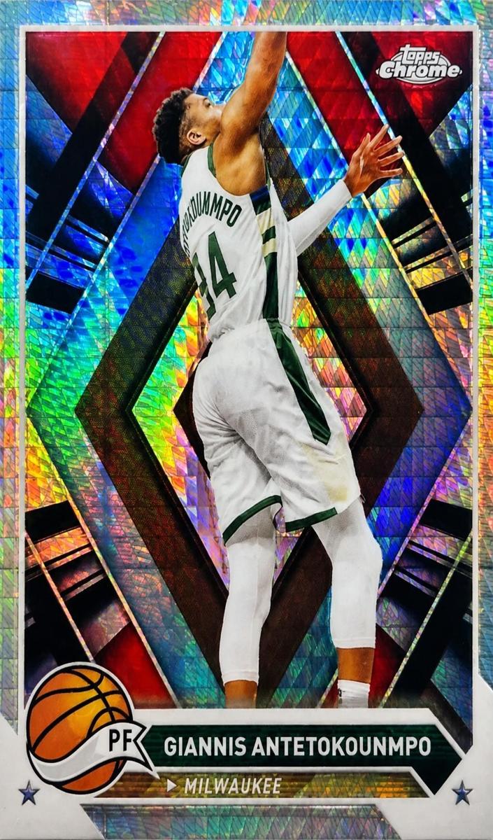 2023 Topps Chrome Basketball Prism Refractor Giannis Antetokounmpo #15