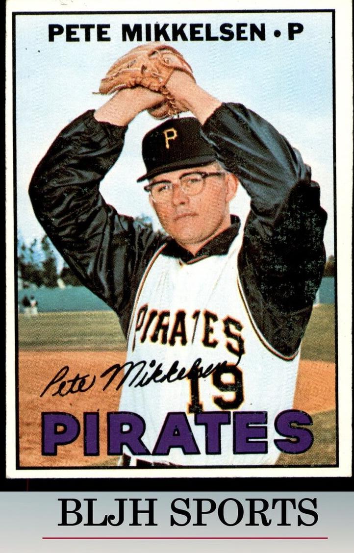 1967 Topps Baseball Pete Mikkelsen #425 PSA 8