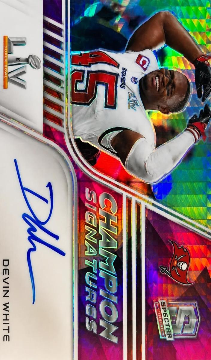 2022 Panini Spectra Football Neon Pink Devin White #CS-DW