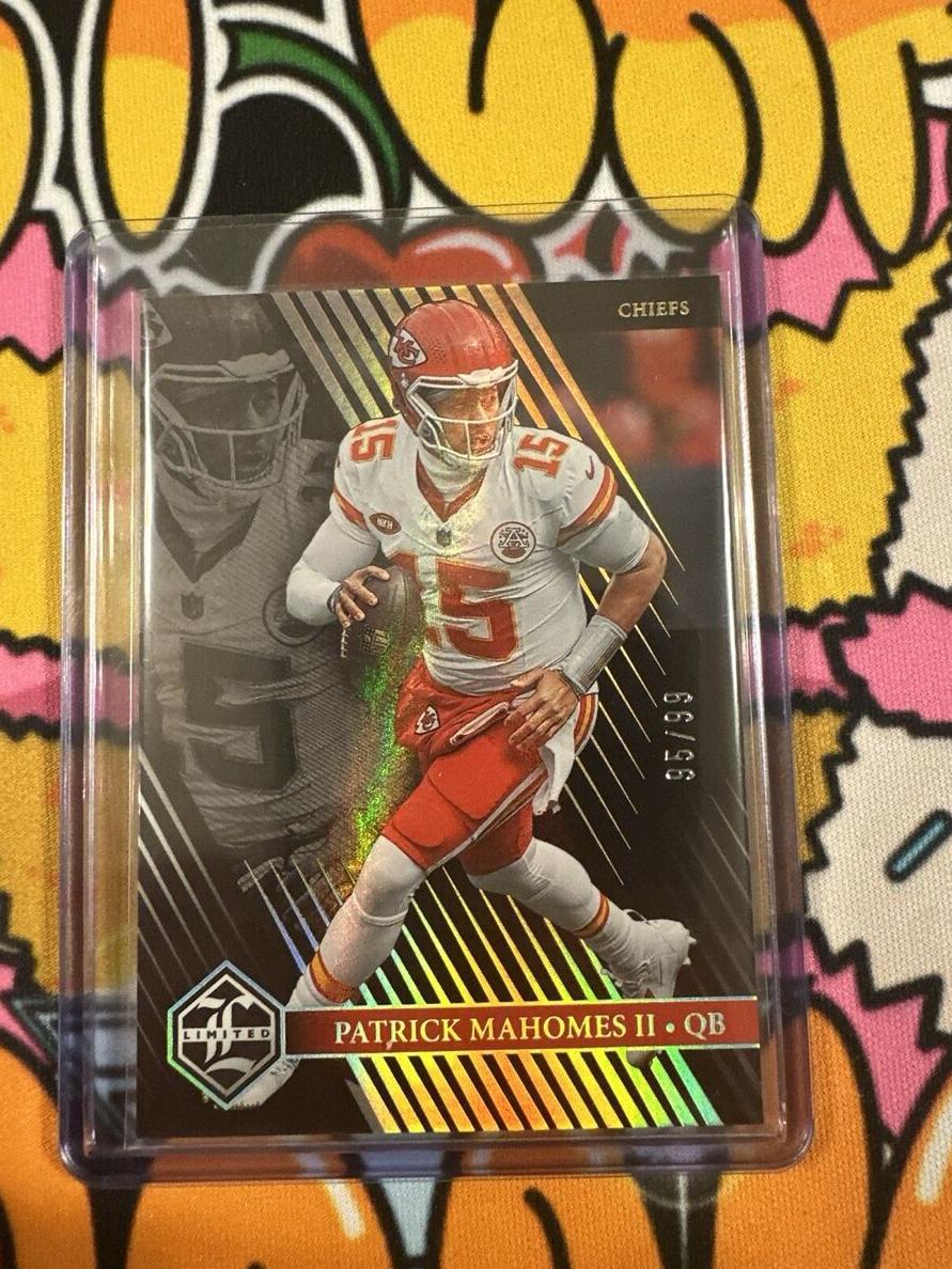 2023 Panini Limited Football Gold Spotlight Patrick Mahomes II #52