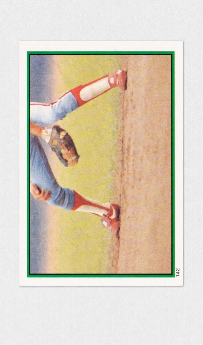 1983 Topps Stickers Baseball Manny Trillo #142