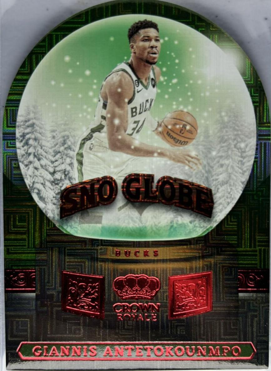 2023 Panini Crown Royale Basketball Giannis Antetokounmpo #15 SGC 9