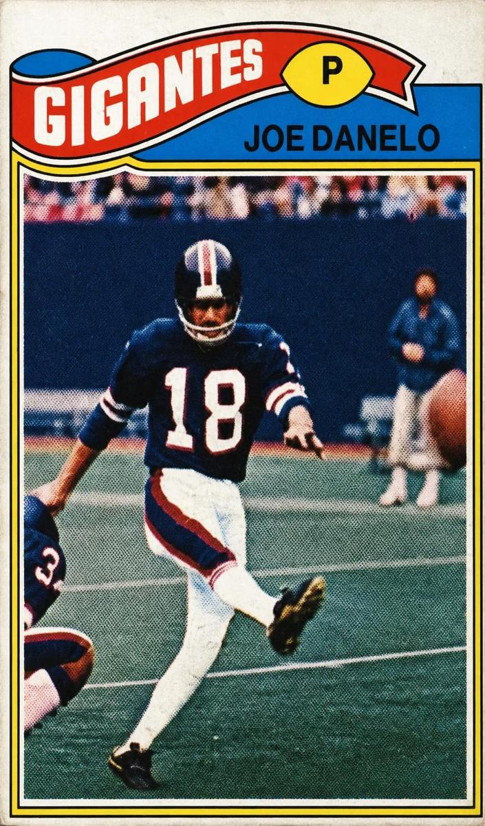 1977 Topps Mexican Football Joe Danelo #346