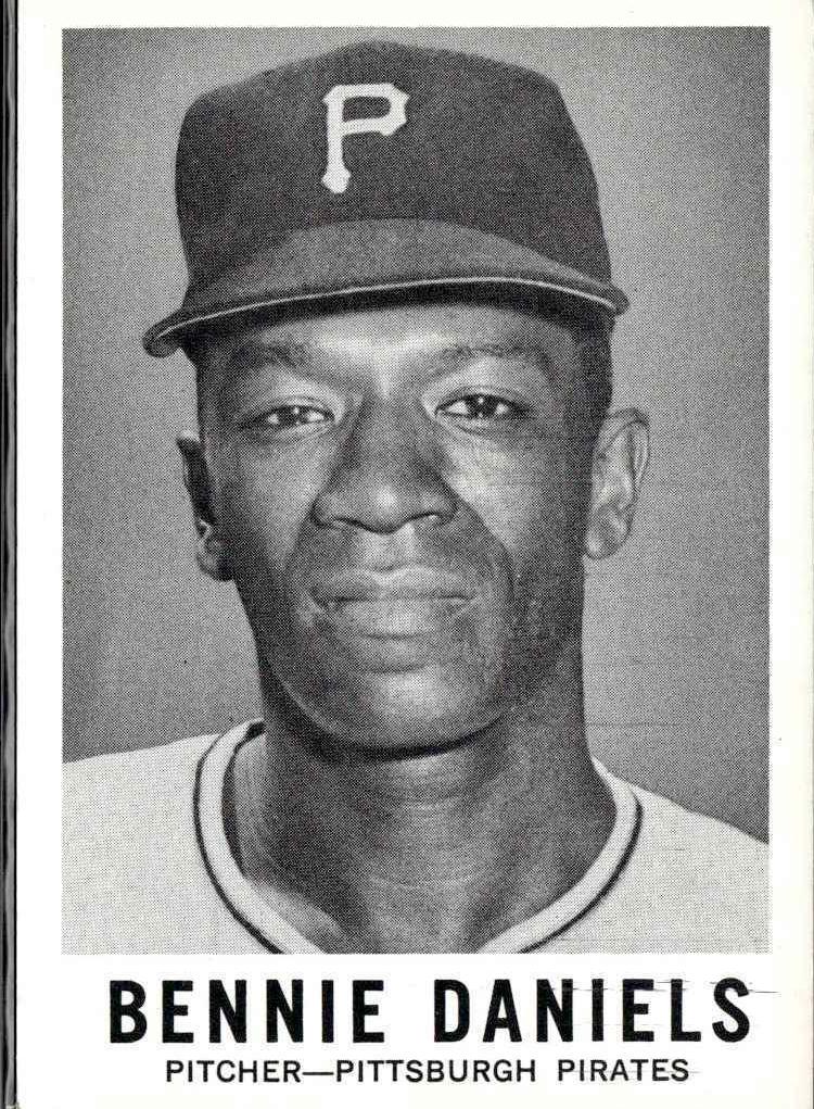 1960 Leaf Baseball Bennie Daniels #7