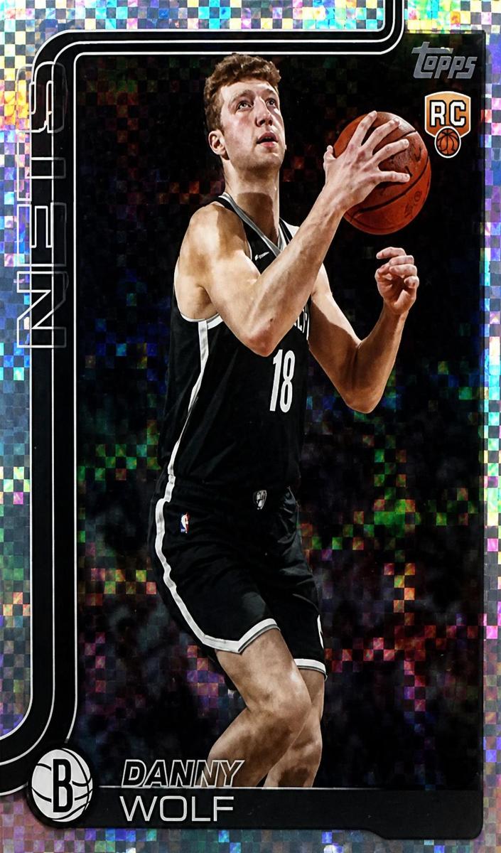 2025 Topps Basketball Sandglitter Danny Wolf #227