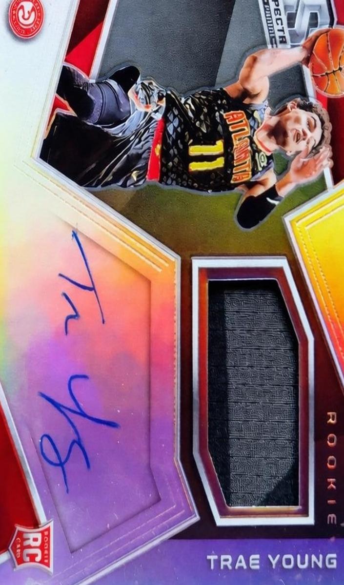 2018 Panini Spectra Basketball Trae Young #104 PSA 9