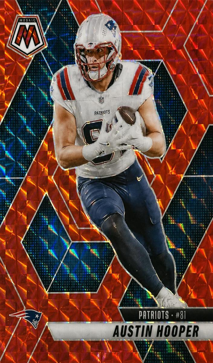 2025 Panini Mosaic Football Red Austin Hooper #204