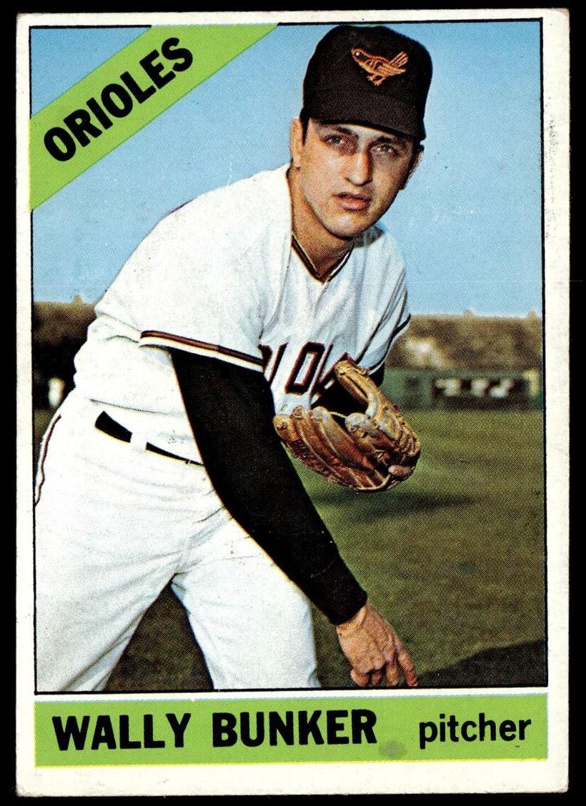 1966 Topps Baseball Wally Bunker #499 PSA 8