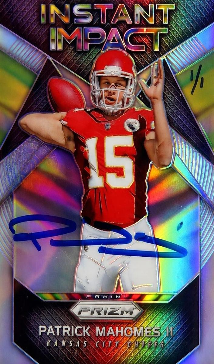 2017 Panini Prizm Football Silver Patrick Mahomes II #65 PSA 9
