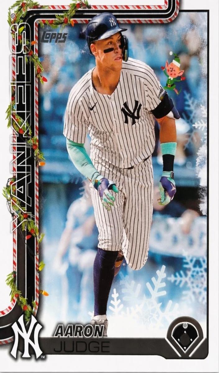 2025 Topps Holiday Baseball Aaron Judge #HE-8 PSA 9