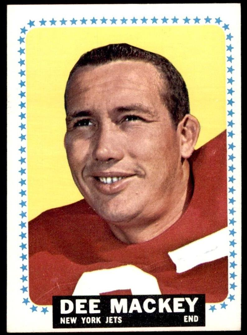 1964 Topps Football Dee Mackey #119 PSA 8