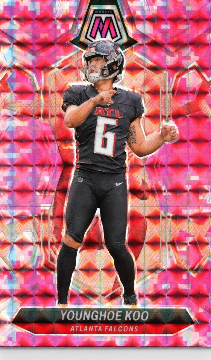 2024 Panini Mosaic Football Camo Pink Younghoe Koo #14