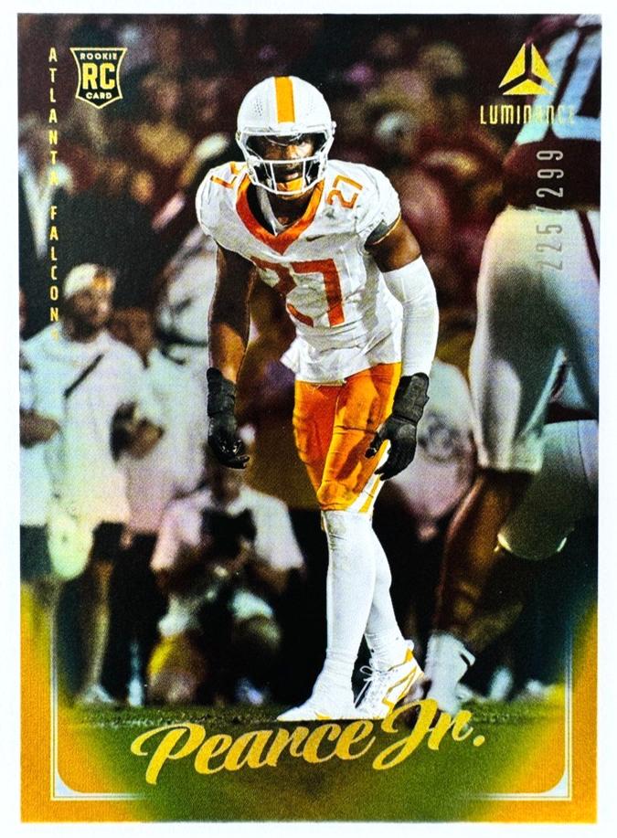 2025 Panini Luminance Football Gold James Pearce Jr. #154